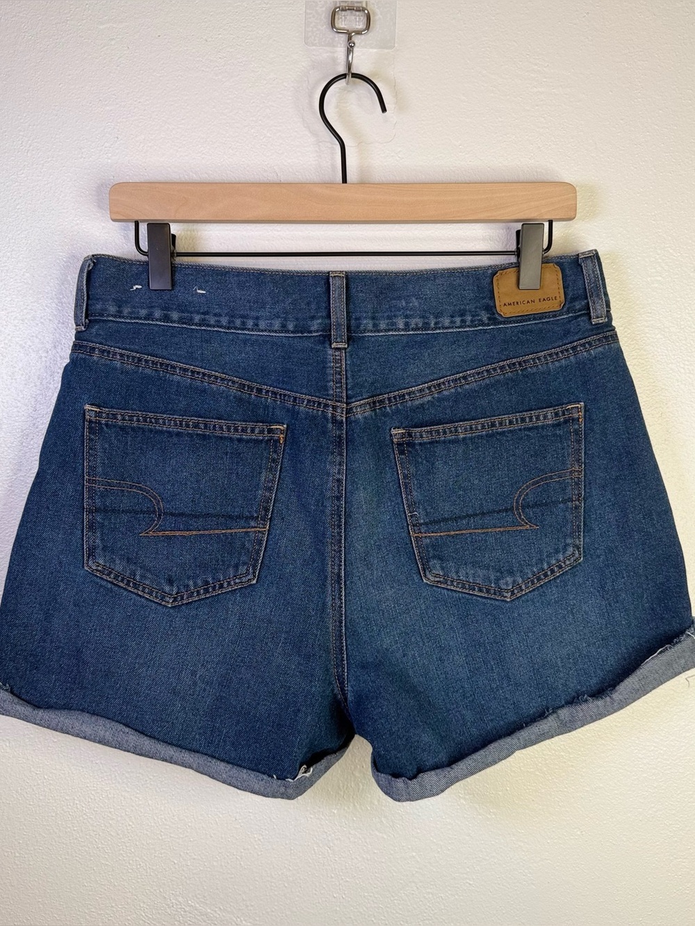American Eagle Mom Shorts, Classic Dark Blue Denim with Rolled Hem Size 10 Boho - Picture 9 of 15